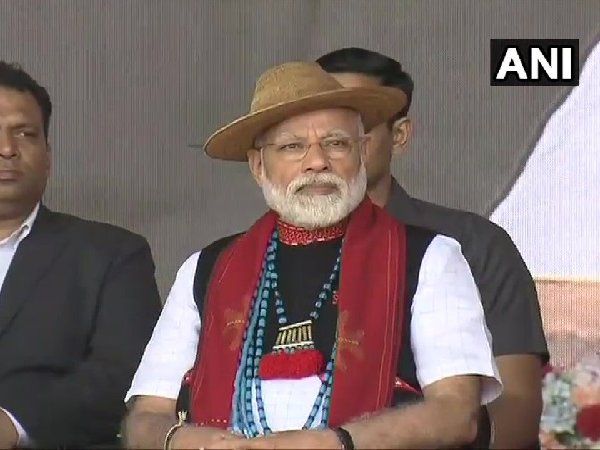 Social Media and PM Modi: सोशल मीडिया से पीएम मोदी बना सकते हैं दूरी, एक ट्वीट के बाद सियासी बयाने आने जारी