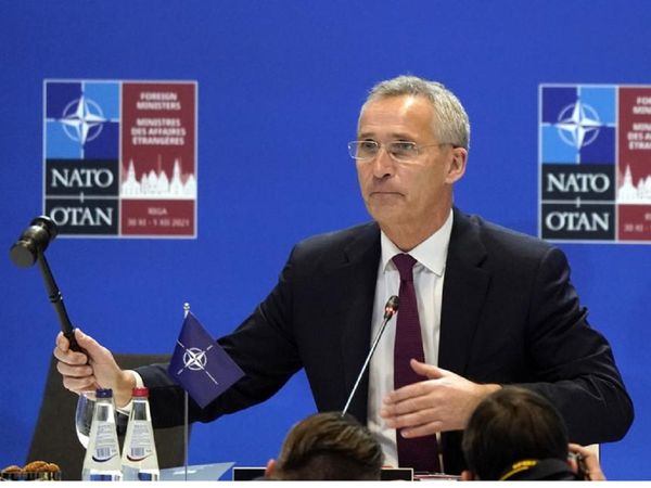 यूक्रेन पर अमेरिका-रूस में घमासान, क्‍या बोले NATO चीफ?