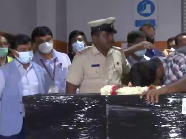 Mortal remains of Indian student killed in Ukraine arrives in Bengaluru