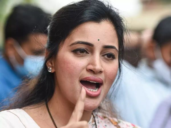 Navneet Rana, Ravi Rana, Maharashtra government, sedition case, Hanuman Chalisa, Uddhav Thackeray