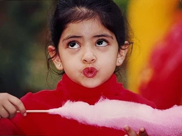 amitabh bachchan granddaughter Navya Naveli Nanda Childhood Throwback photo Viral in Social Media - 