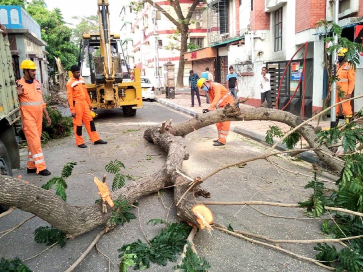 NDRF के 50 कर्मी कोरोना वायरस से संक्रमित, चक्रवात अम्फान के दौरान पश्चिम बंगाल में थे