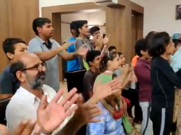  Neeraj Chopra family enjoys felicitation of golden boy on times now navbharat