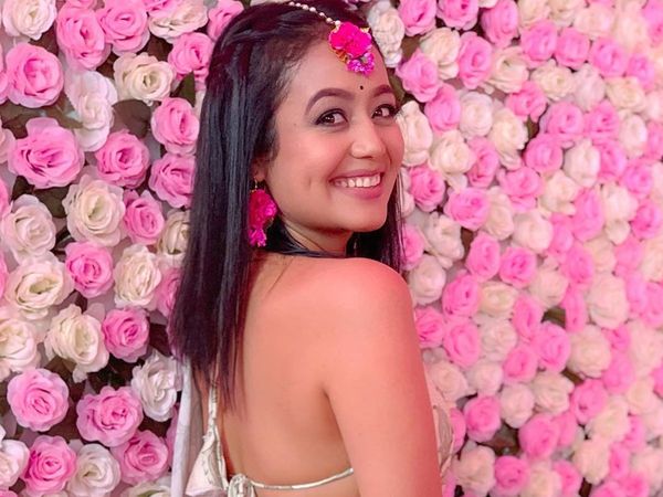 The Kapil Sharma Show: द कपिल शर्मा शो में निकली नेहा कक्कड़ की शादी की बात, 'बुआ' ने ढूंढ़ा वकील लड़का