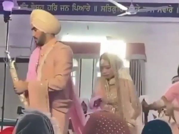Neha Kakkar Rohanpreet Singh traditional Anand Karaj ceremony video