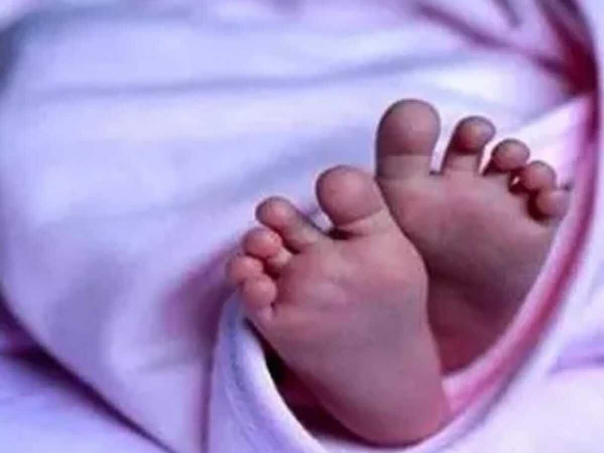 Pune News: पुणे में इंसानियत शर्मसार, प्रेमी के साथ मिलकर मां ने पब्लिक टॉयलेट में बहा दिया नवजात