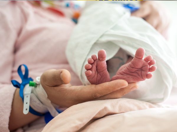 Female passenger gave birth to a child at the railway station