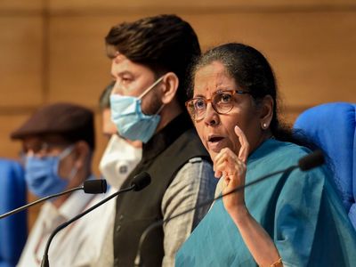 Economy Package: विपक्ष पर वित्त मंत्री निर्मला सीतारमण बरसीं, कई तरीकों से हाथों में आता है पैसा Economy Package: विपक्ष पर वित्त मंत्री निर्मला सीतारमण बरसीं, कई तरीकों से हाथों में आता है पैसा