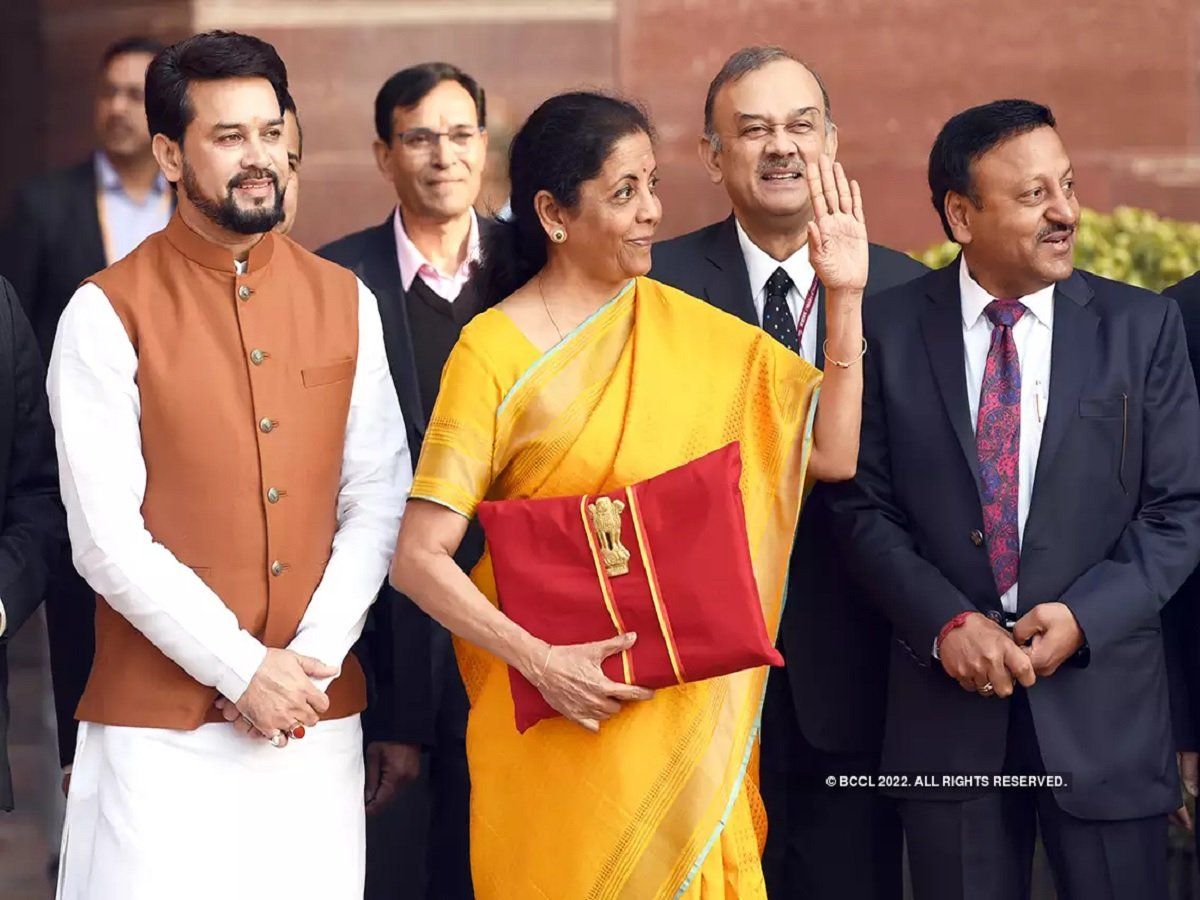 Budget 2022-23 Income Tax Expectations: घर से काम कर रहे कर्मियों को बजट से उम्मीदें, बढ़ सकती है स्टैंडर्ड डिडक्शन की लिमिट