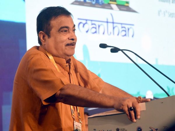 car seat belt, nitin gadkari, bengaluru, karnataka