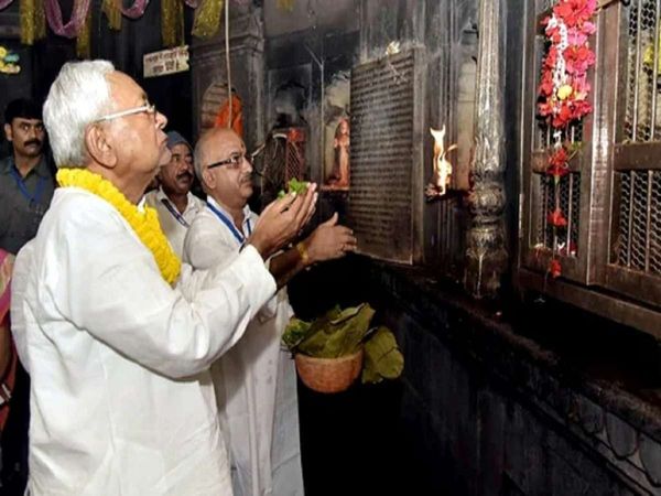 Nitish kumar, vishnupad mandir