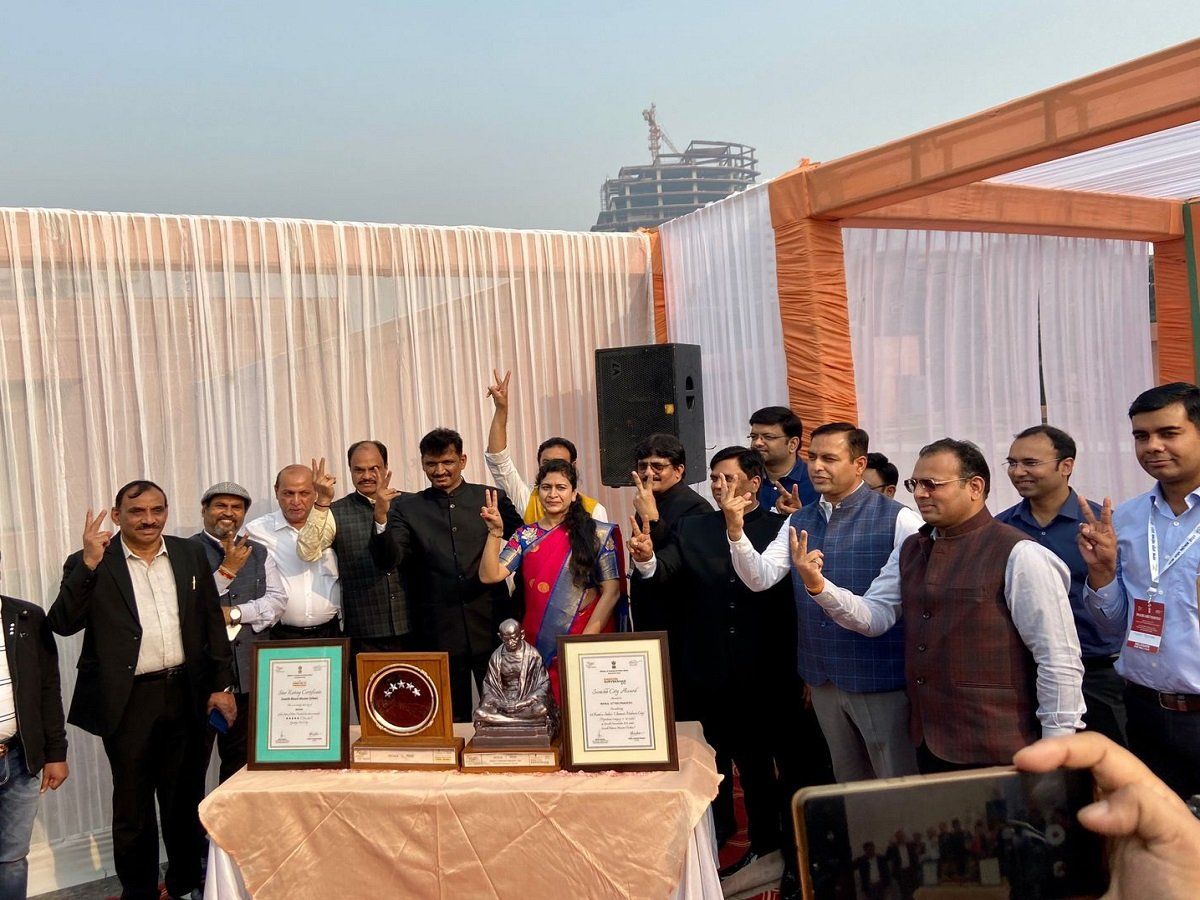 Swachh Survekshan 2021: स्वच्छ सर्वेक्षण 2021 में नोएडा को मिले 2 अवॉर्ड