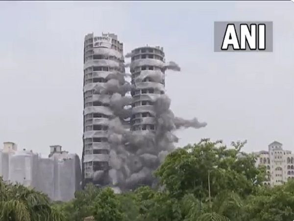 noida twin tower, supertech twin tower