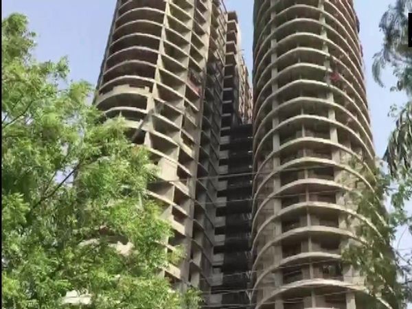 noida twin tower blast