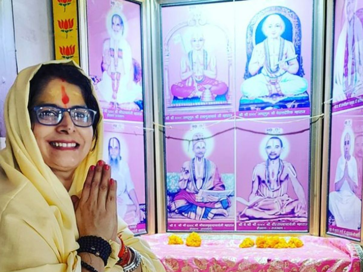 30 साल बाद इंडस्ट्री को छोड़ नुपूर अलंकार बनीं संन्यासी, एक्ट्रेस ने मां के निधन के बाद 3 महीने तक रखा था मौन व्रत