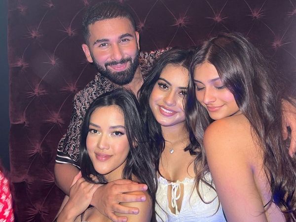 Nysa Devgn with Friends