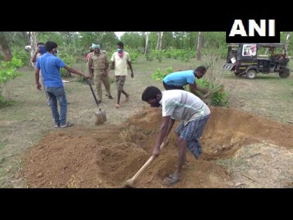 रिश्तों का कोविड टेस्ट, जब अपनों ने ठुकराया तो गैरों ने अपनाया, ओडिशा के मयूरभंज यह है पूरी कहानी