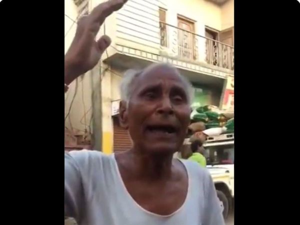 Old Man Sing a Song on Road Heart Touching Video Goes Viral