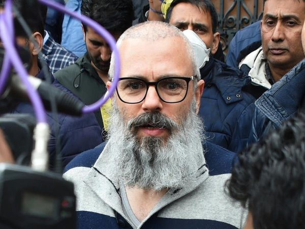 घाटी में सिलेंडर स्टॉक और स्कूल खाली करने के निर्देश, उमर अब्दुल्ला बोले- सरकार बताए क्या है माजरा