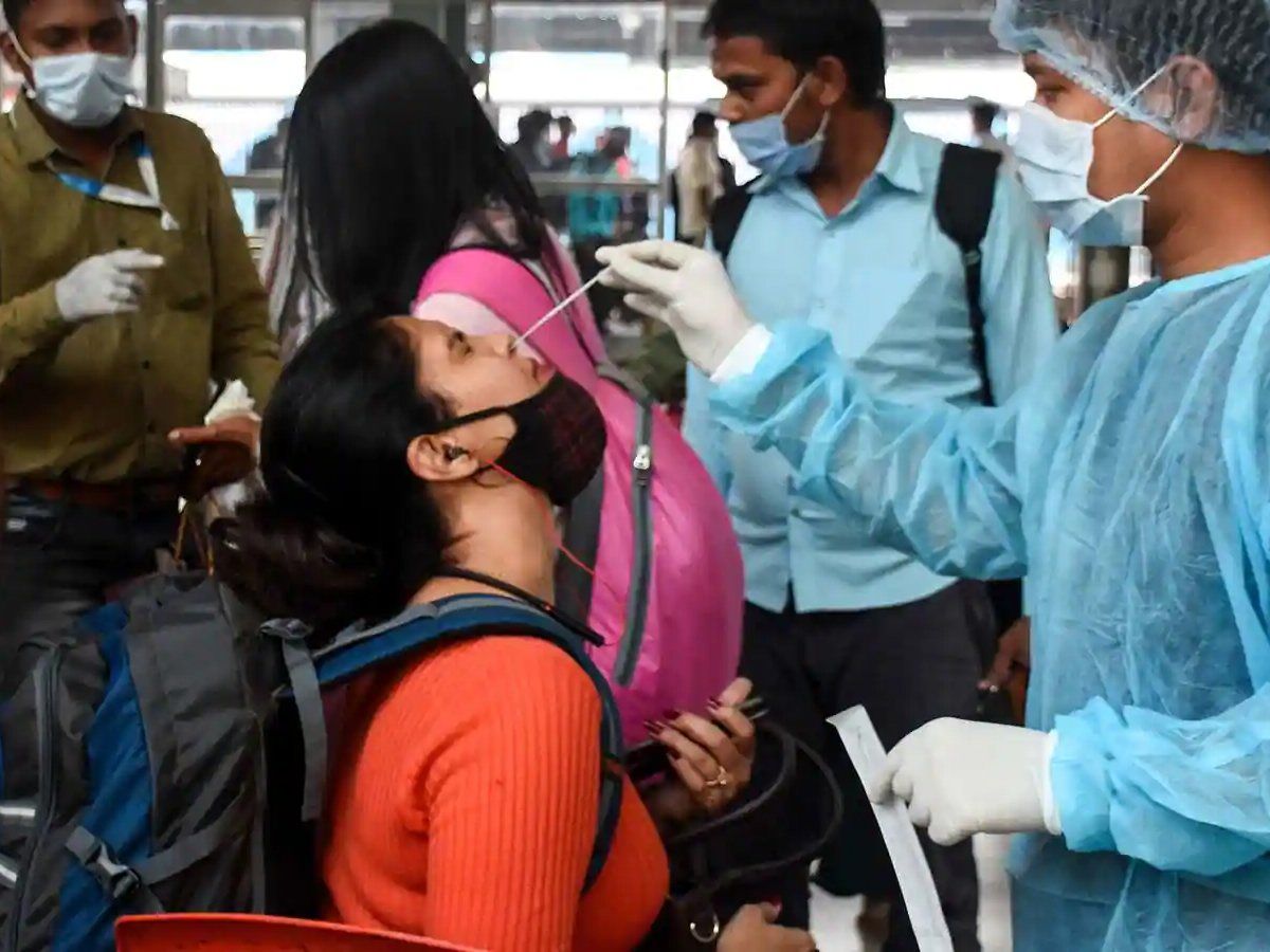 Omicron cases in India: क्या ओमीक्रोन से आएगी देश में कोरोना की तीसरी लहर? 14 दिन में 73 केस