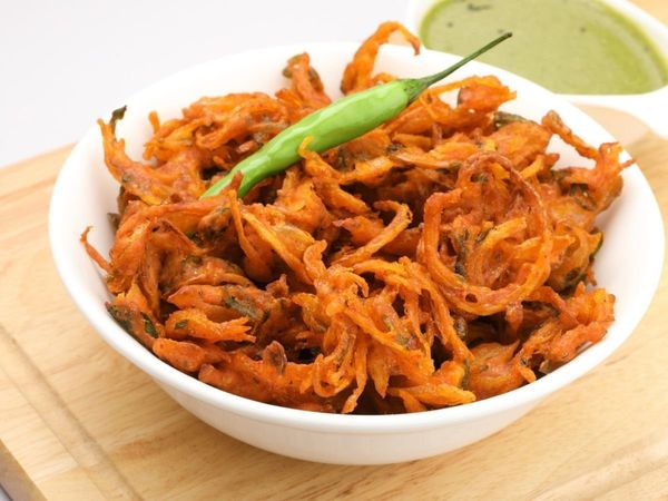 How to make Onion Pakoda, How to make Onion Pakoda at home, Homemade Onion Pakoda, How to make Crispy Onion Pakoda, How to make Onion Pakoda in market style, How to make Onion Pakoda in hindi, प्याज पकोड़ा बनाने की विधि, प्याज पकोड़ा कैसे बनाएं,