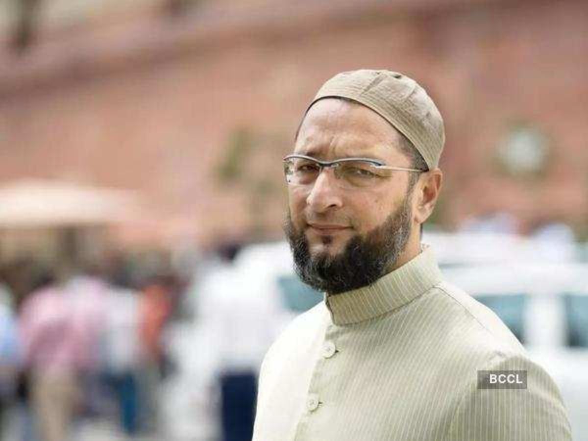 एक के लिए मोहब्बत तो दूजे के लिए नफरत?- कांवड़ियों पर पुष्प वर्षा का जिक्र कर बोले ओवैसी, BJP नेता ने यूं किया पलटवार
