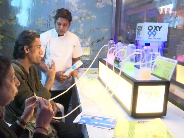 Oxygen Bar Delhi: दिल्ली में ऑक्सीजन बार में मिलेगी शुद्ध हवा  