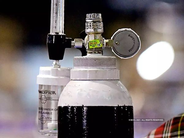Sex For Oxygen Cylinder: महिला ने ऑक्सीजन सिलेंडर की मांगी मदद तो जवाब आया यौन संबंध बनाओगी
