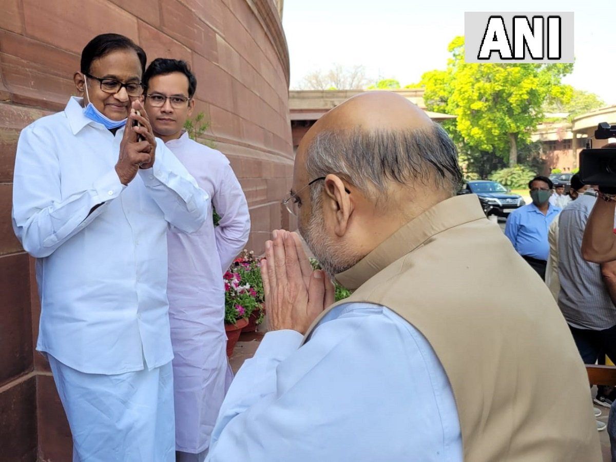 संसद परिसर में अमित शाह- पी चिदंबरम यह मुलाकात हुई खास, सियासी अदावत जगजाहिर