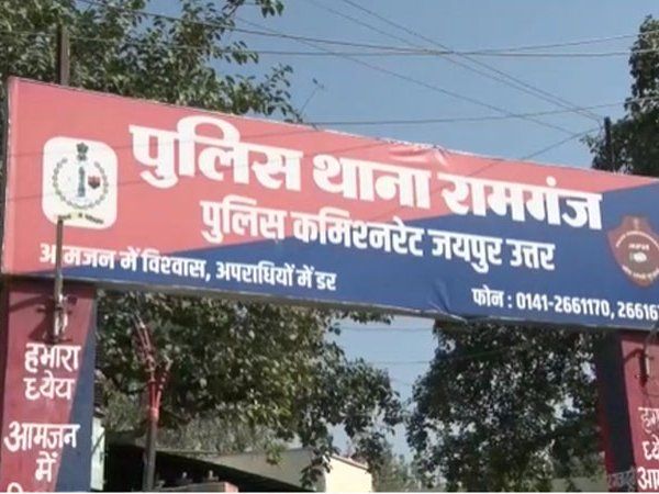 pakistani women in japur