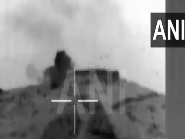 Pakistani Army के अड्डों को एंटी टैंक गाइडेड मिसाइल ने कर दिया तबाह, देखें [VIDEO]