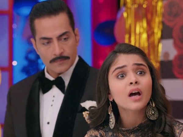 Pakhi insults Vanraj and the Shah family