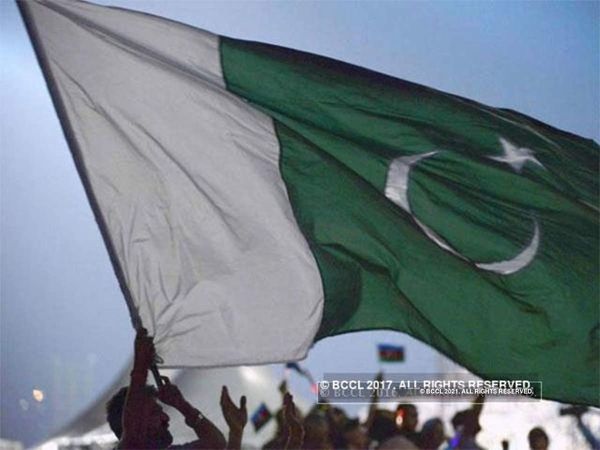 मौलवी से बहस पड़ी भारी, Pakistan में मुस्लिम शख्‍स, बेटों पर लगा ईशनिंदा का आरोप