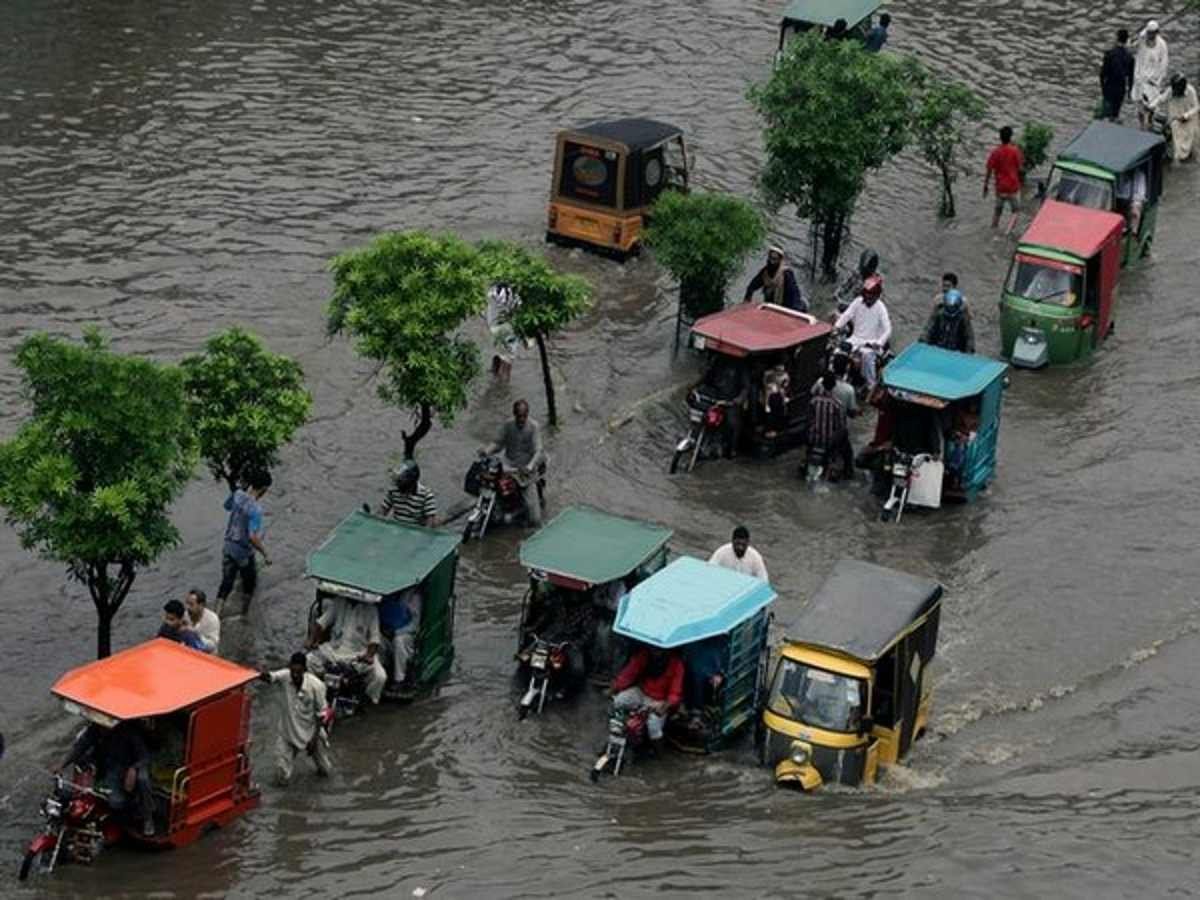 Death toll from monsoon floods in Pakistan rises to 1061 PM convenes ...