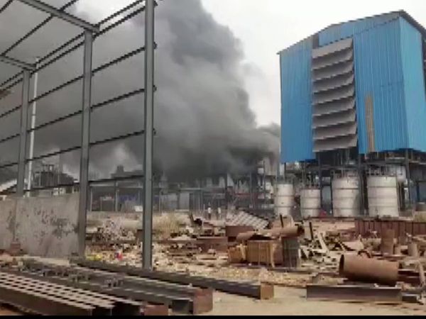 Break One person has died in the fire at a chemical plant in the Tarapur Industrial Area of Palgharing News