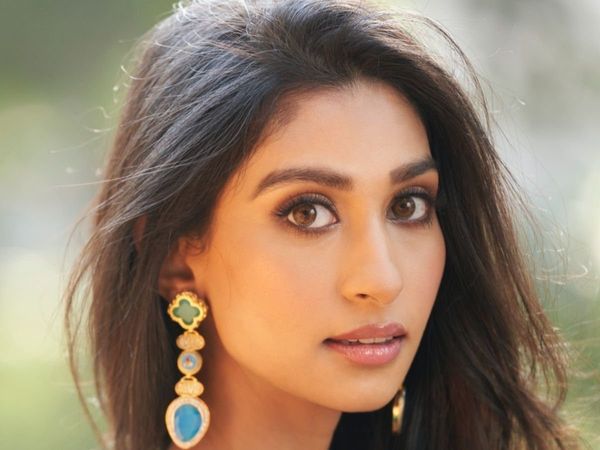 Paloma Thakeria Dhillon, Rajveer deol, Poonam Dhillon Daughter Paloma Thakeria Dhillon Bollywood Debut in Rajshree Films with Rajveer Deol