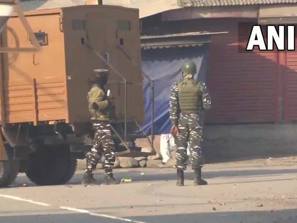   Pampore Encounter : Two terrorists killed LeT terrorist Umar Mustaq killed 