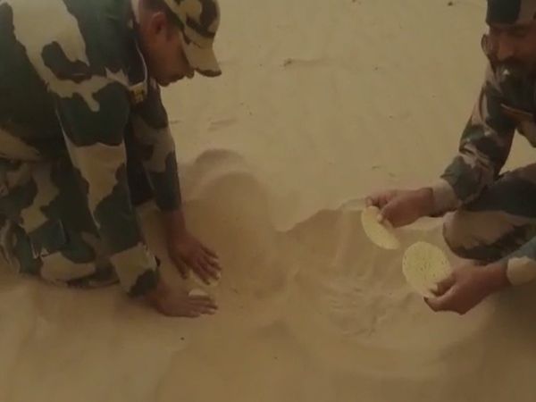 Soldiers baking papad on sand in Bikaner video goes viral