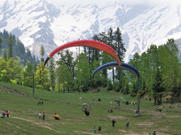 Best paragliding places in india, 5 famous paragliding places in india, top 5 paragliding places in india, best paragliding locations in india