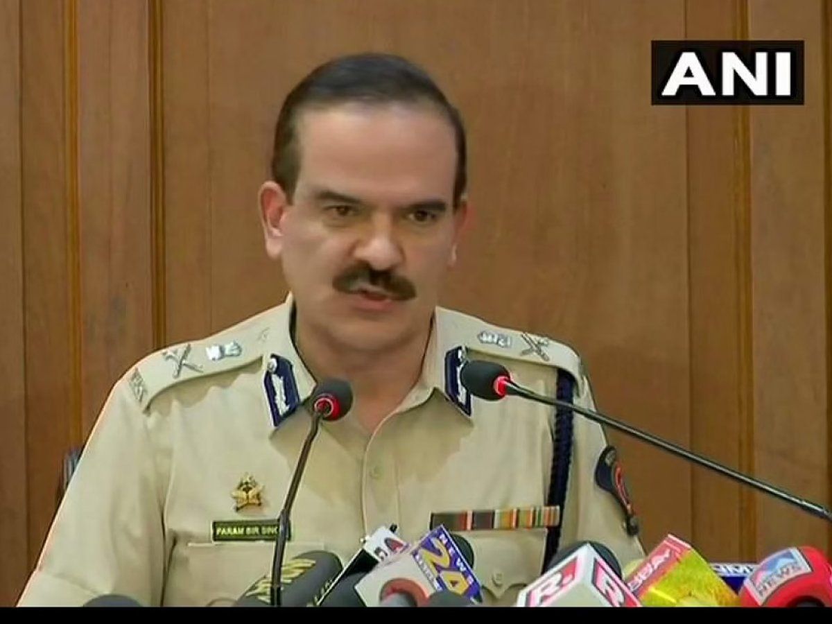 परमबीर सिंह ने 'नष्ट' किया 26/11 के आतंकी अजमल कसाब का मोबाइल फोन, पूर्व पुलिस अधिकारी का दावा