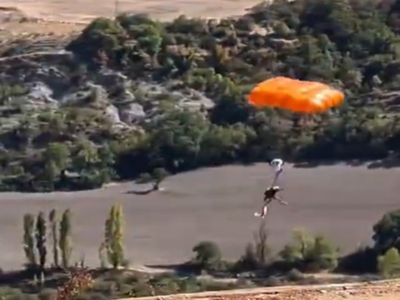 Man falling from the sky to the earth When parachute failed Then What Happened Watch Video Man falling from the sky to the earth When parachute failed Then What Happened Watch Video