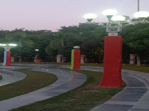 Now common people will also take a walk in the park behind the Taj Hotel