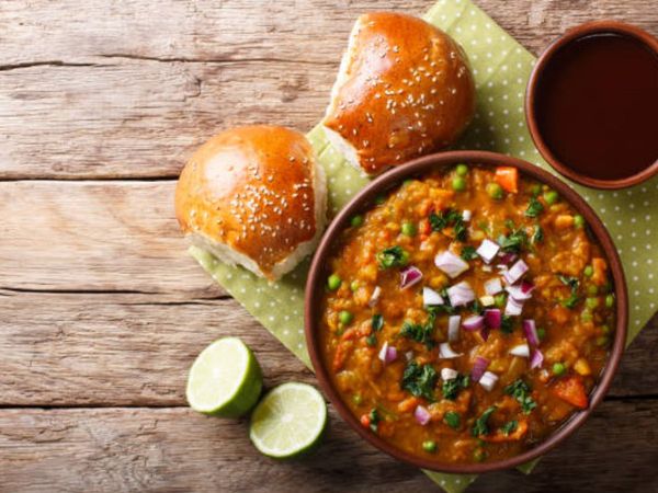 Pav bhaji recipe, pav bhaji recipe in hindi, pav bhaji recipe in hindi video, 