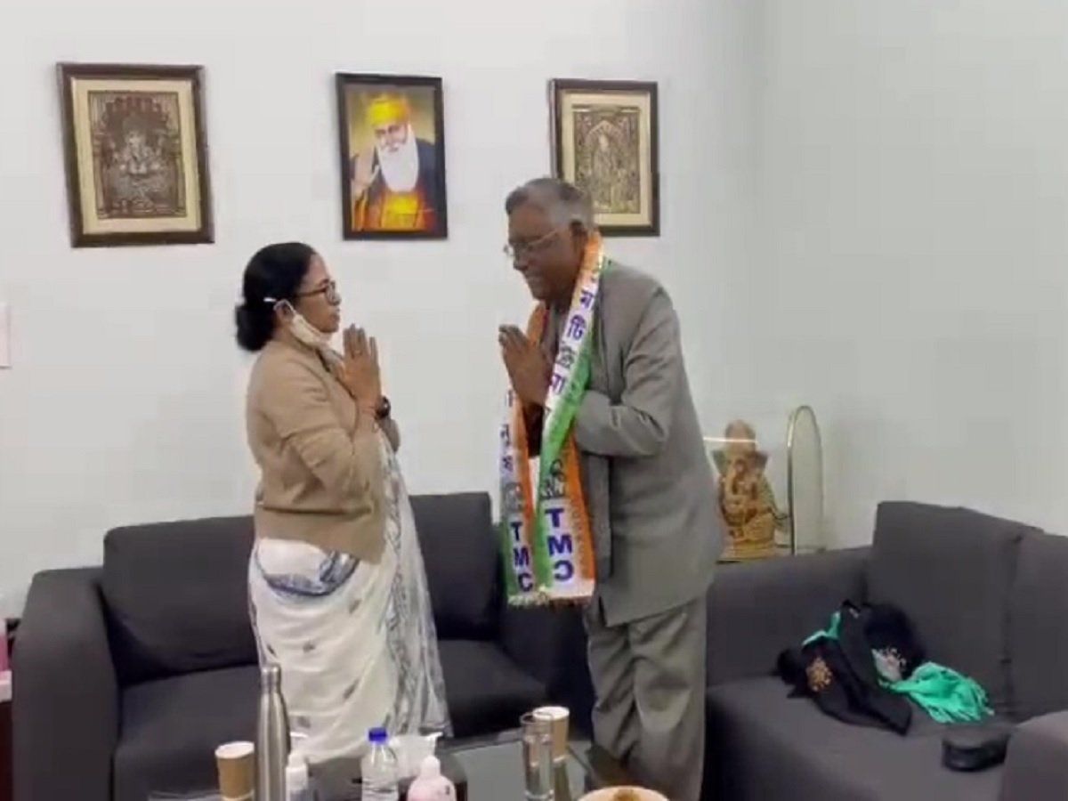 TMC में शामिल हुए पवन वर्मा, पहले रह चुके JDU में