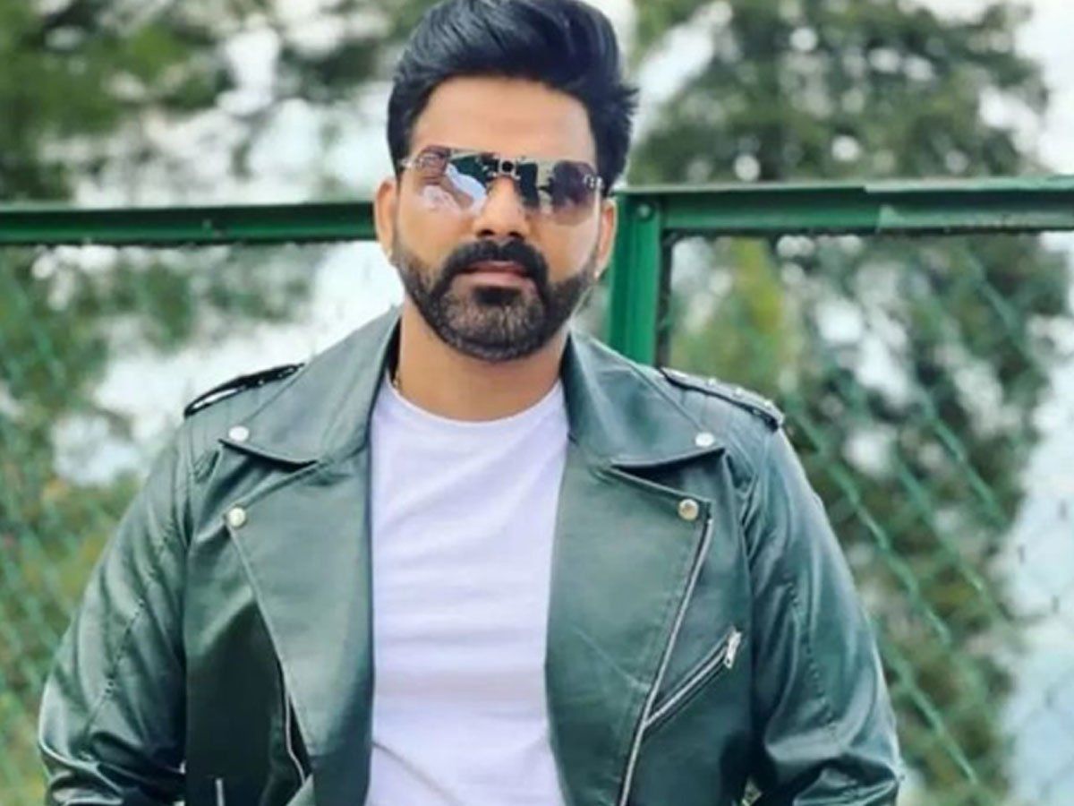 super star pawan singh