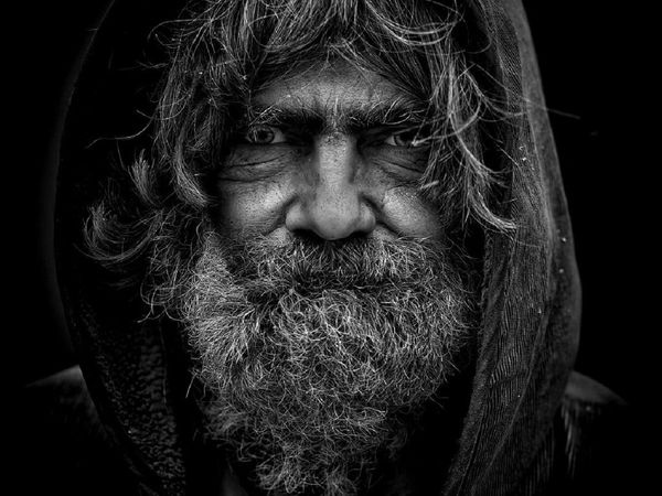 ये हैं दुनिया के सबसे 'गंदे' इंसान, पानी से लगता है इतना डर कि 65 वर्षों से नहीं नहाया