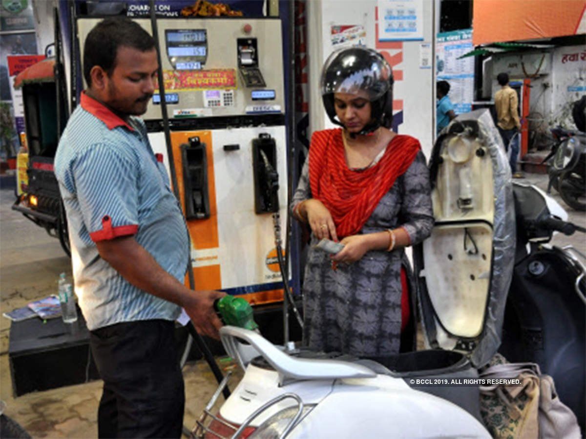 Petrol Price Today: दिल्ली में पेट्रोल 76 रुपये के करीब ...