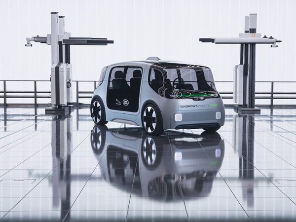   Jaguar Land Rover's automatic electric car