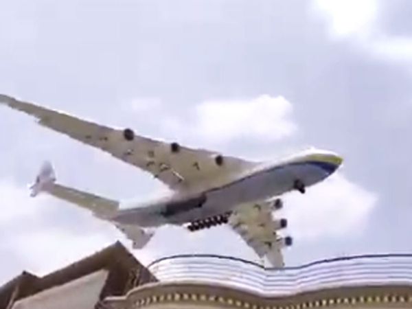 World's longest and heaviest aircraft landed in Karachi Pakistan watch video