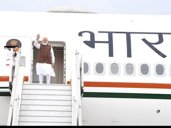 pm modi flight 